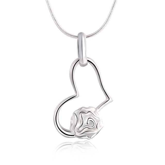 Elegant charm retro exquisite hollow heart pendant