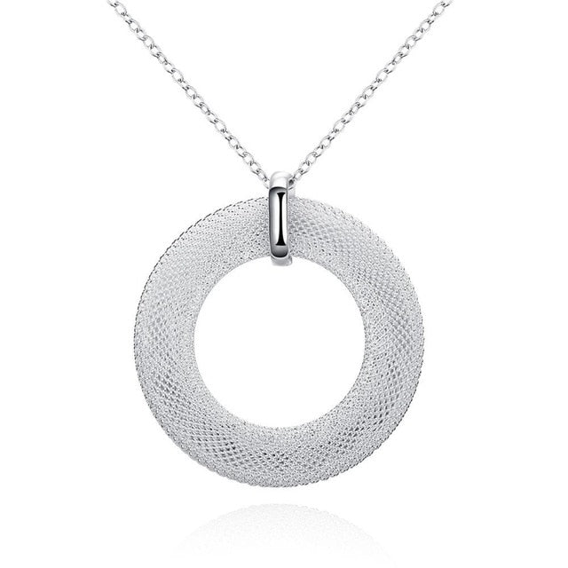 Elegant charm retro exquisite hollow heart pendant