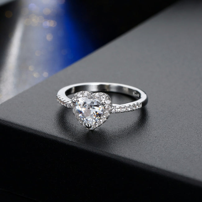 Fashion Crystal Heart Shaped Wedding Rings