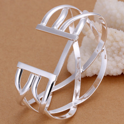 Bracelet with Western Wind Opening and Silver Plating
