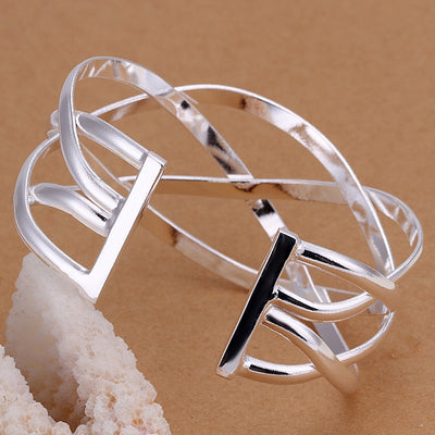 Bracelet with Western Wind Opening and Silver Plating