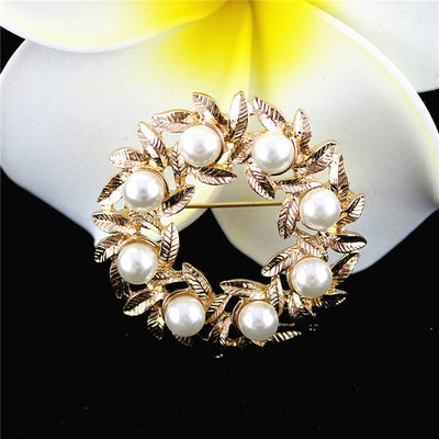 Leaves imitation pearl wreath texture Upscale brooch