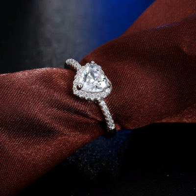 Fashion Crystal Heart Shaped Wedding Rings